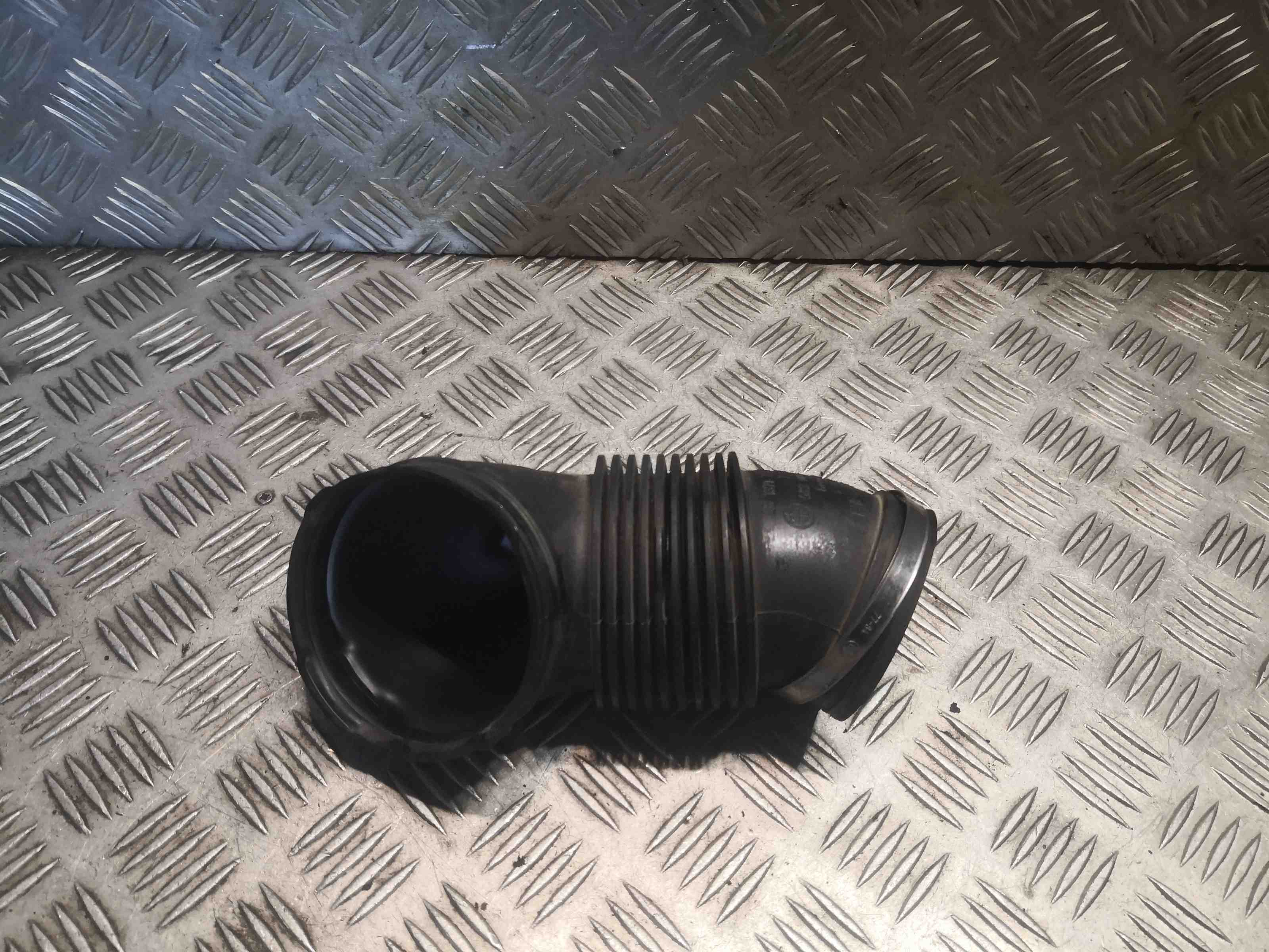 BMW 5 Series E60/E61 (2003-2010) Luftintagsrör 7801547 32402908