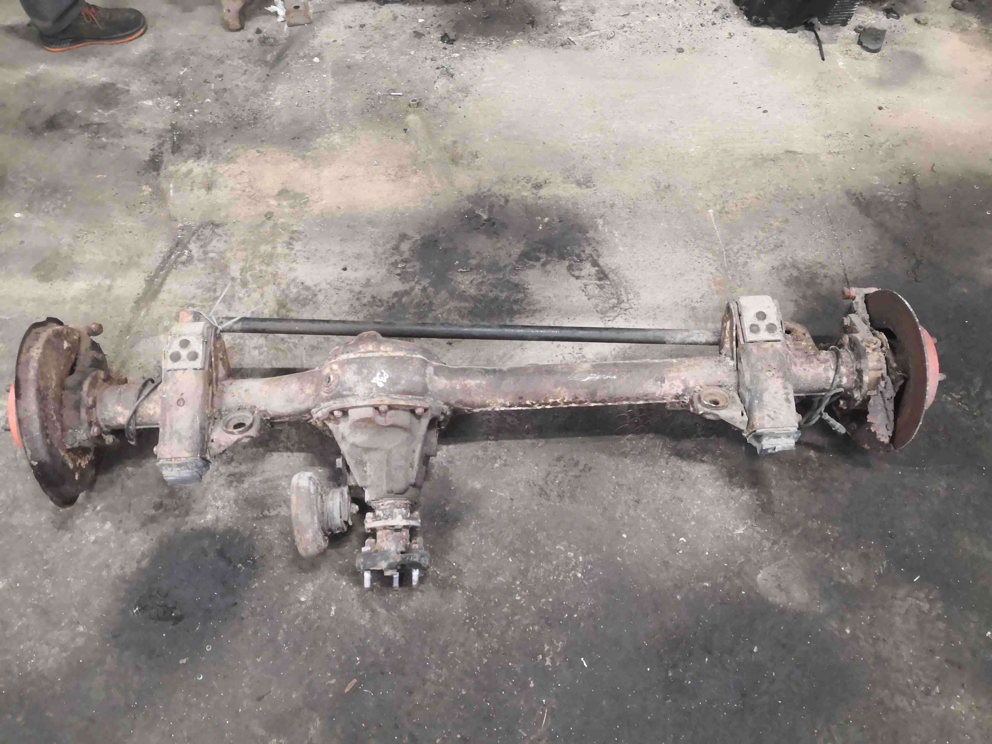 LAND ROVER Range Rover 2 generation (1994-2002) Rear Axle FTC4259,1H4Z4010UA,FTC4260,1H4Z4010DA 32440228