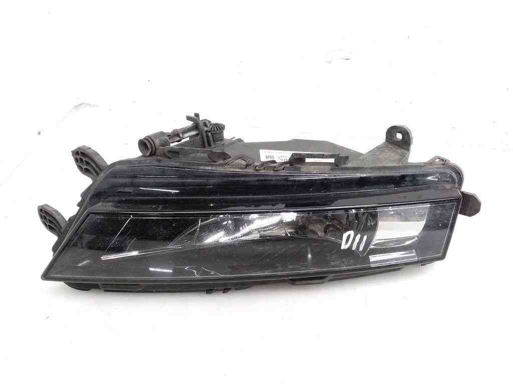 SKODA Octavia 3 generation (2013-2020) Front Right Fog Light 5E0941700F 32415335