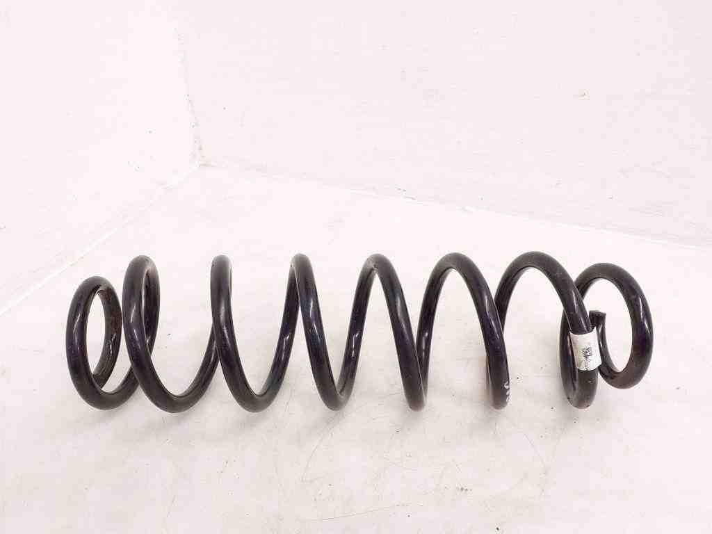 VOLKSWAGEN Passat B8 (2014-2023) Rear Right Coil Spring 3Q0511115AH 32429686