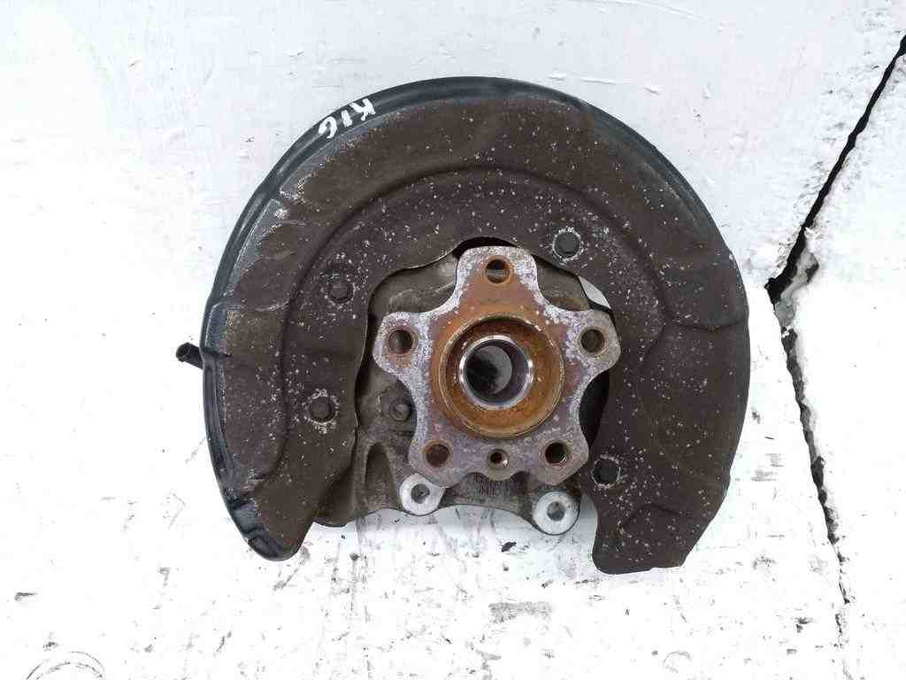 BMW 7 Series G11/G12 (2015-2023) Rear Left Wheel Hub 6861135 32429728