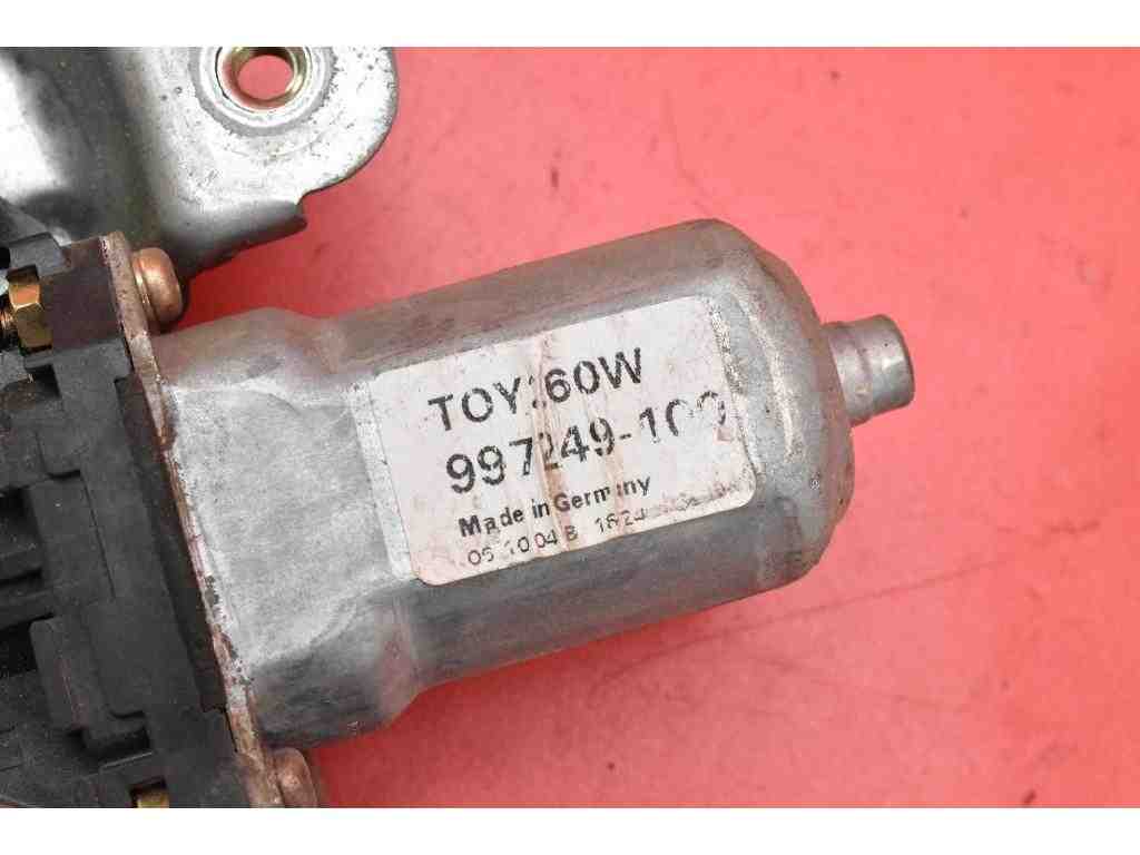 TOYOTA Corolla Verso 1 generation (2001-2009) Priekšējo kreiso durvju logu pacēlājs 69820-0F010 32233140