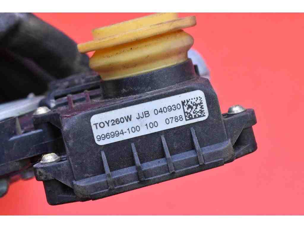 TOYOTA Corolla Verso 1 generation (2001-2009) Priekšējo kreiso durvju logu pacēlājs 69820-0F010 32233140
