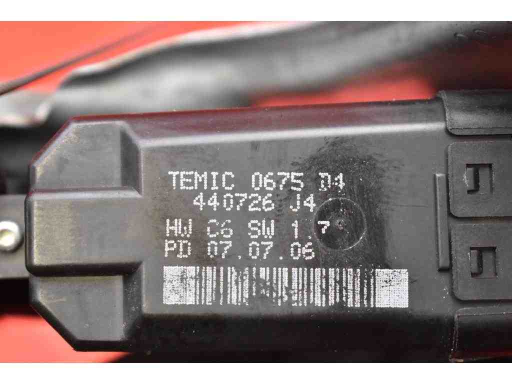 RENAULT Megane 2 generation (2002-2012) Стеклоподъемник передней левой двери 440726J4 32271933