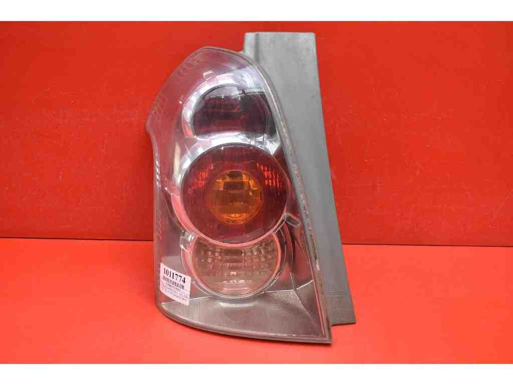TOYOTA Corolla Verso 1 generation (2001-2009) Vänster bakljus bak 0F-01 32271970