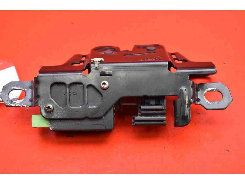 VOLVO C70 2 generation (2005-2013) Замок крышки багажника 30784739 32385424