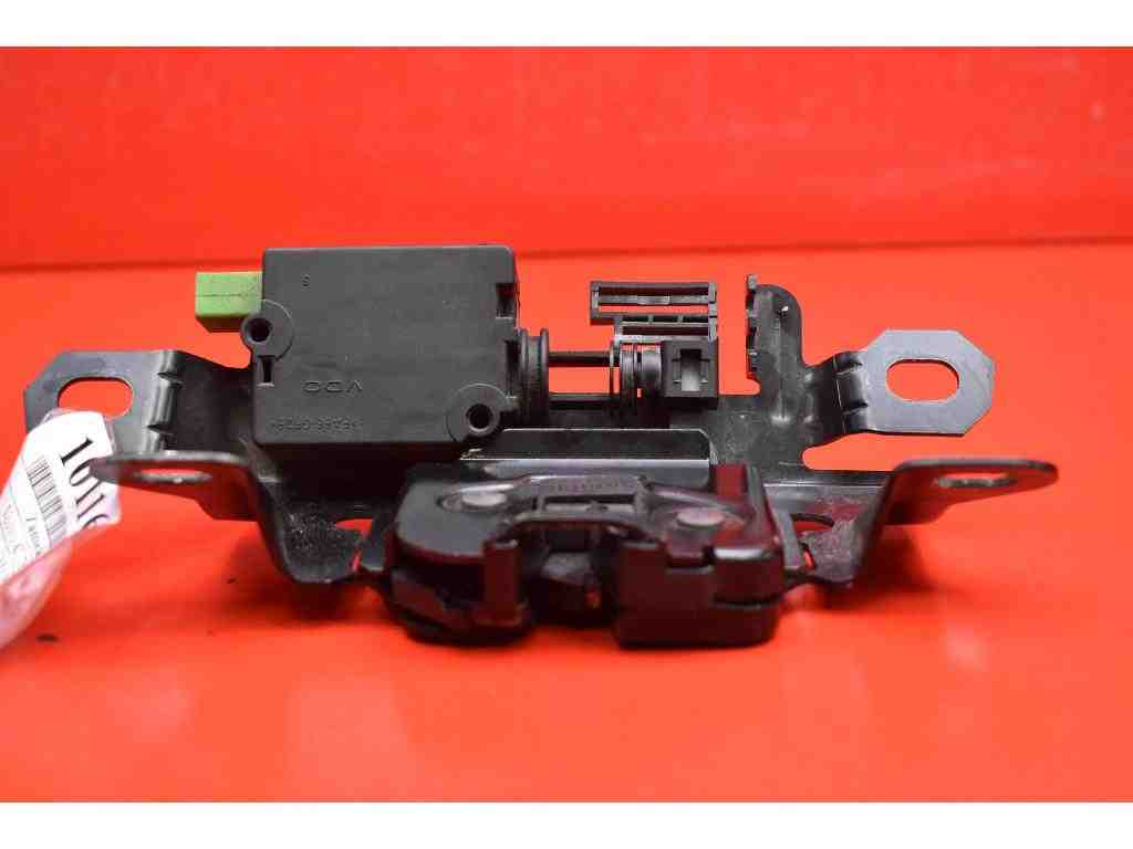 VOLVO C70 2 generation (2005-2013) Замок крышки багажника 30784739 32385424