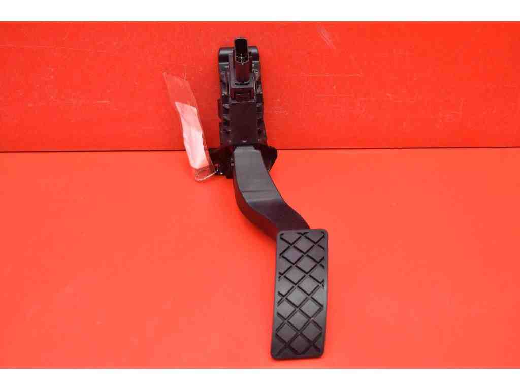 SEAT Leon 3 generation (2012-2020) Throttle Pedal 5Q1721503F 32385455
