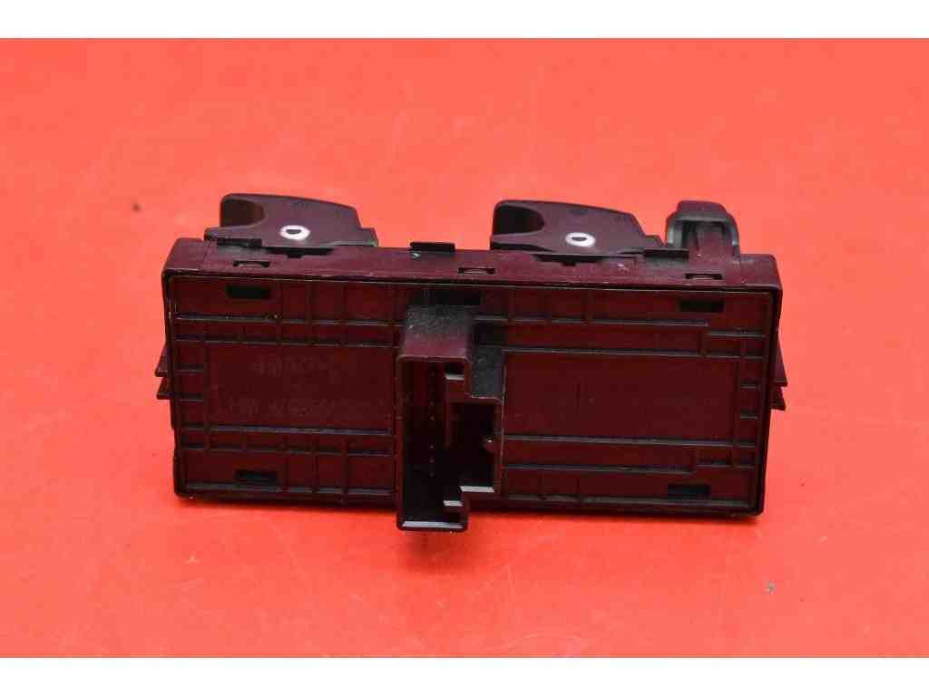 SEAT Leon 3 generation (2012-2020) Front Left Door Window Switch 5G0959857F 32385457