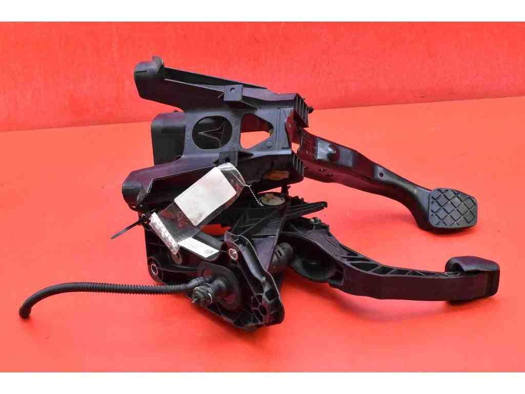 SEAT Leon 3 generation (2012-2020) Akseleratora / gāzes pedālis 5Q1721059CL 32385458