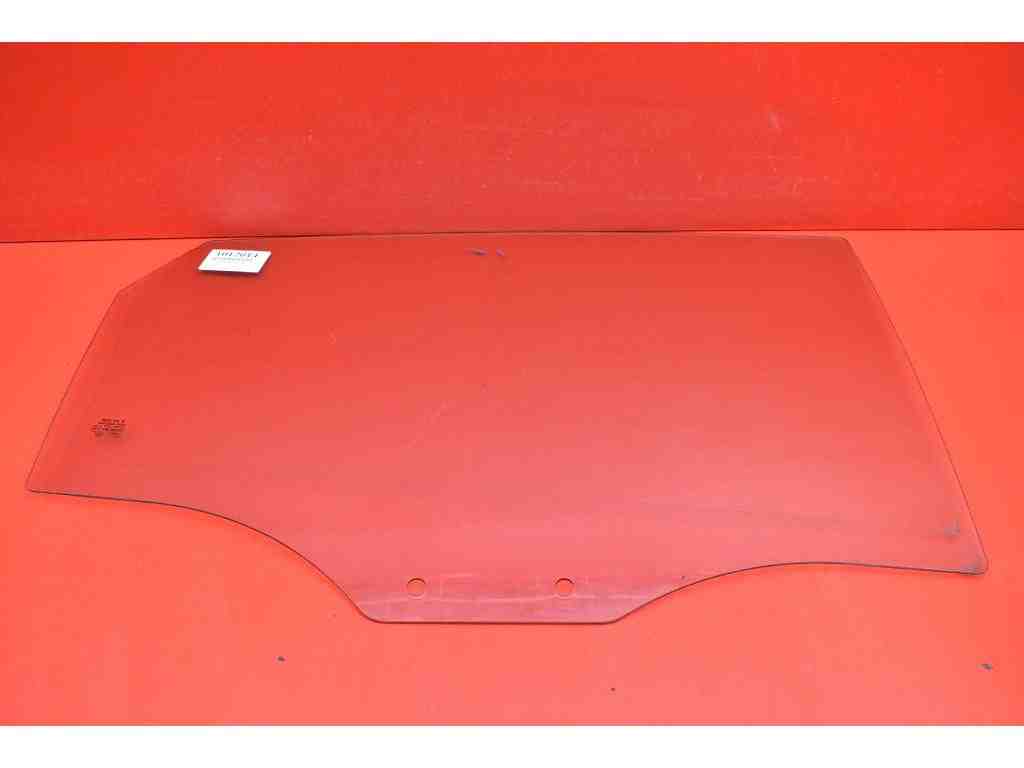 SEAT Leon 3 generation (2012-2020) Aizmugurējais labais durvju stikls 32385464