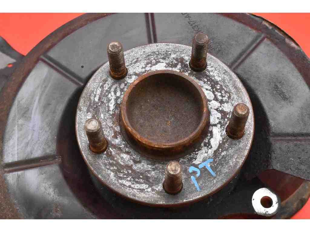 VOLVO C70 2 generation (2005-2013) Front Right Wheel Hub 32385527