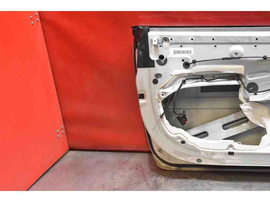 VOLVO C70 2 generation (2005-2013) Front Left Door 32385533