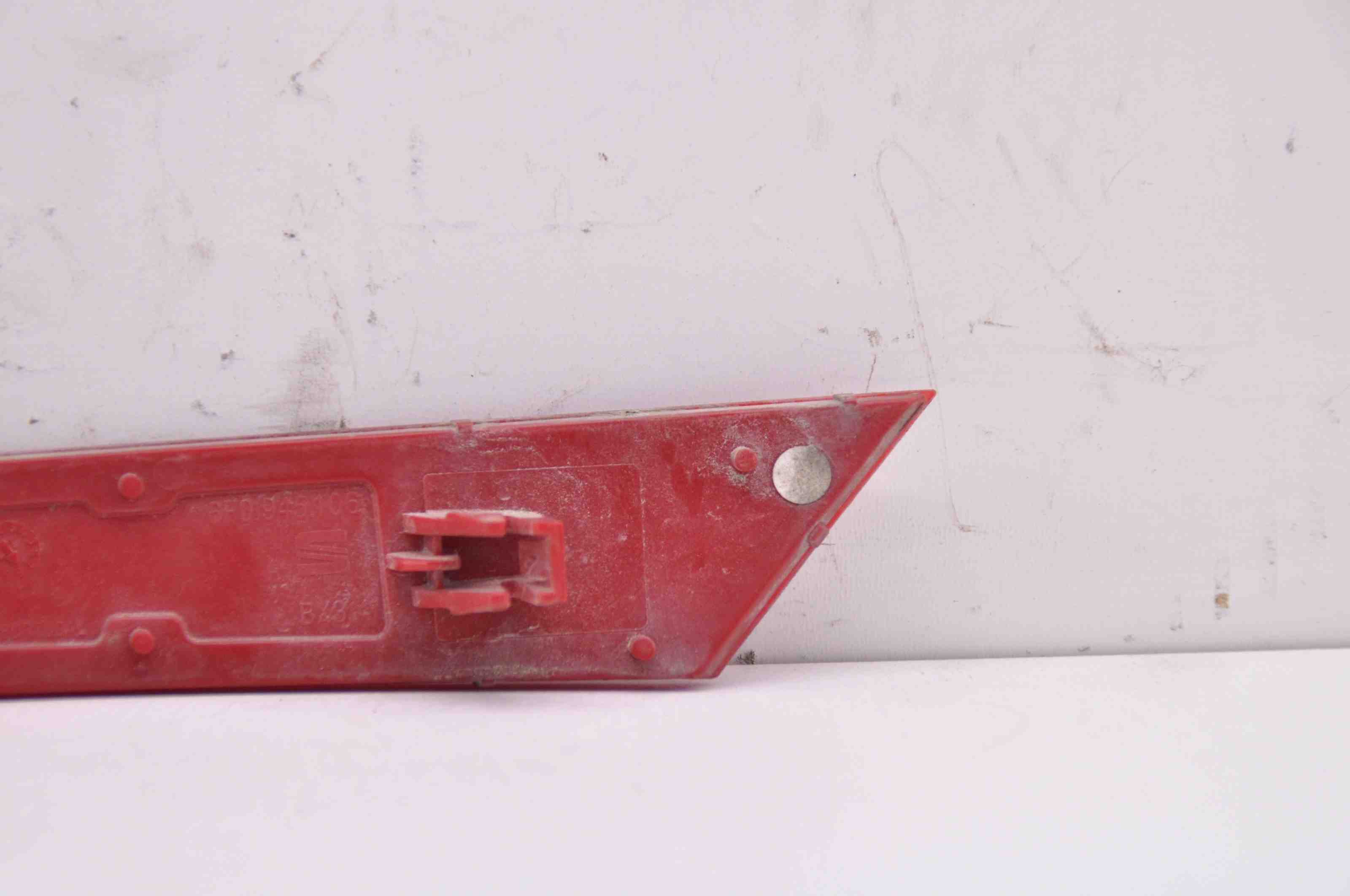 SEAT Ibiza 5 generation (2017-2023) Aizmugurējā labā bufera atstarotājs 6F0945106 32395516
