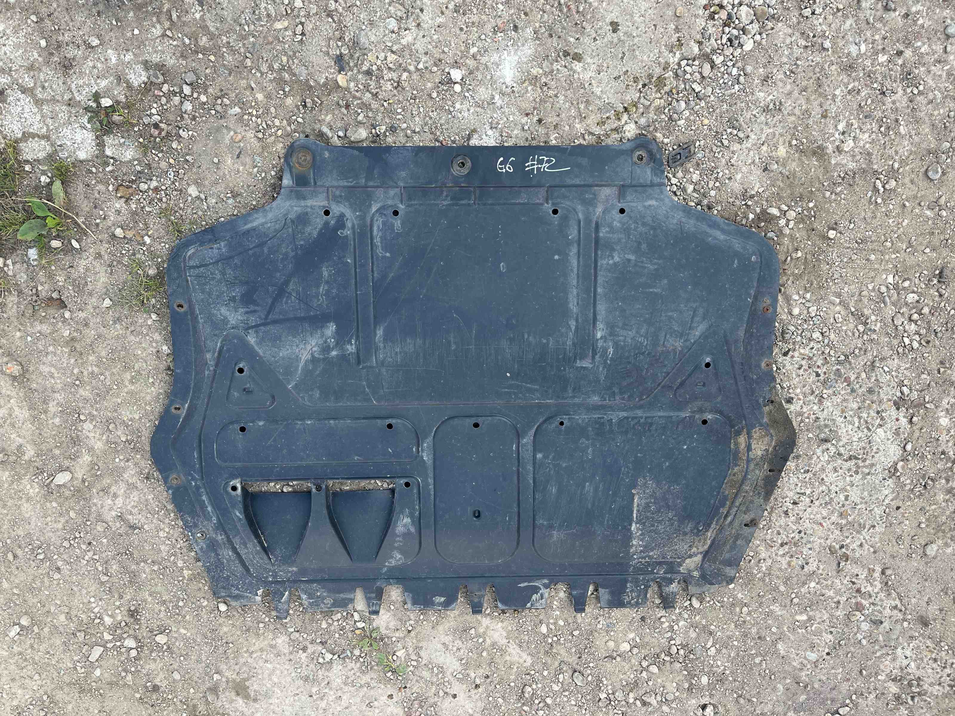 VOLKSWAGEN Golf 6 generation (2008-2015) Dzinēja apakšas aizsargs/panna 32396999
