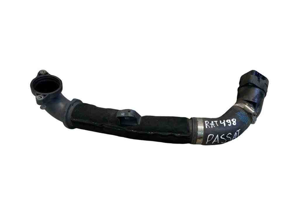 VOLKSWAGEN Passat B7 (2010-2015) шланг радиатора интеркулера 04L131111M 32413333