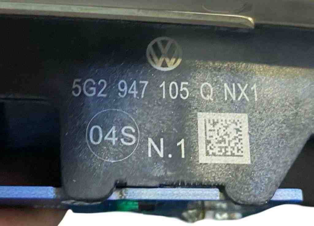 VOLKSWAGEN Passat B7 (2010-2015) Salona apgaismojums 5G2947105Q 32415187