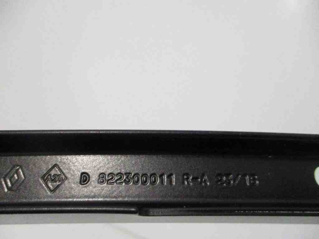 RENAULT Megane 3 generation (2008-2020) Aizmugurējo Durvju Stikla Sliede 822300011R 32467894