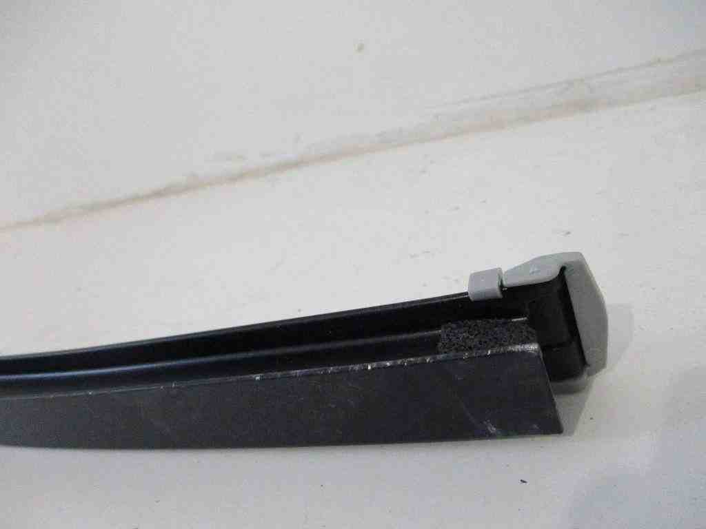 RENAULT Megane 3 generation (2008-2020) Aizmugurējo Durvju Stikla Sliede 822300011R 32467894