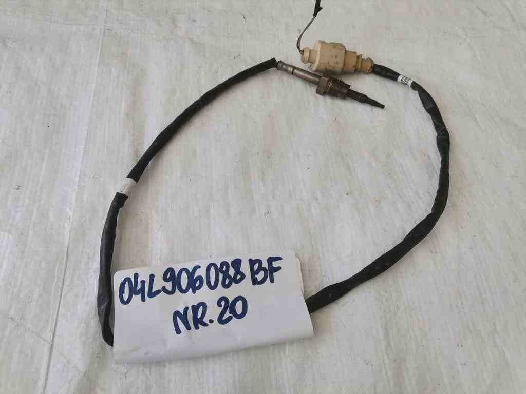 SEAT Arona 1 generation (2017-2024) Exhaust gas temperature sensor 04L906088BF 32475898