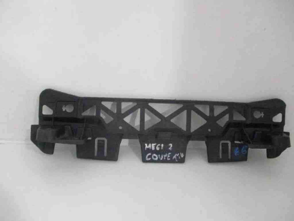RENAULT Megane 2 generation (2002-2012) Rear Right Bumper Bracket 8200146046 32481173