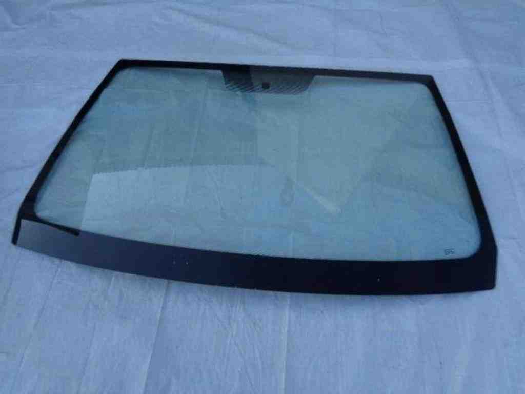DACIA Duster 2 generation (2017-2024) Front Windshield 727128759R 32483395