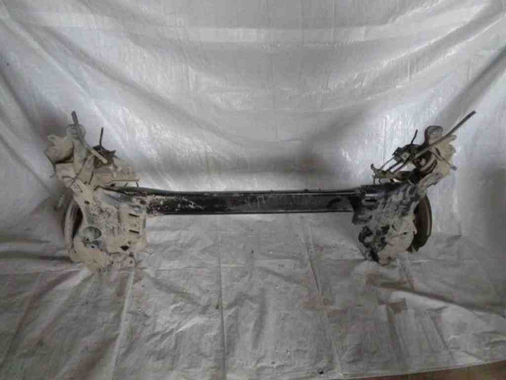 RENAULT Scenic 2 generation (2003-2010) Rear Axle 32483401