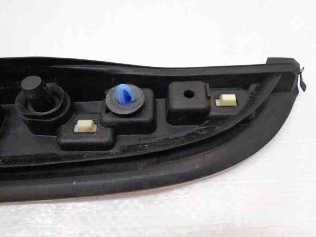 PEUGEOT 307 1 generation (2001-2008) Kreisās puses jumta moldings 9810111980 32485351