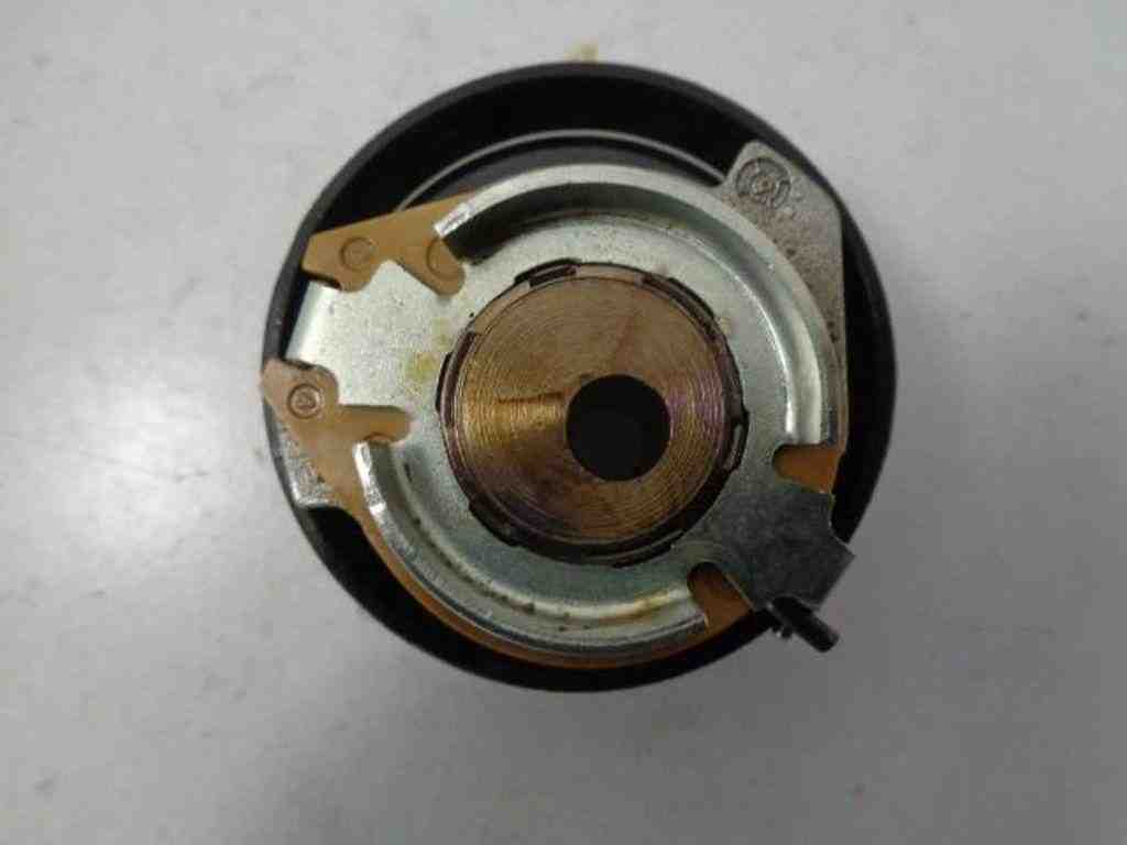 PEUGEOT 208 Peugeot 208 (2012-2015) Timing belt tensioner 32485614