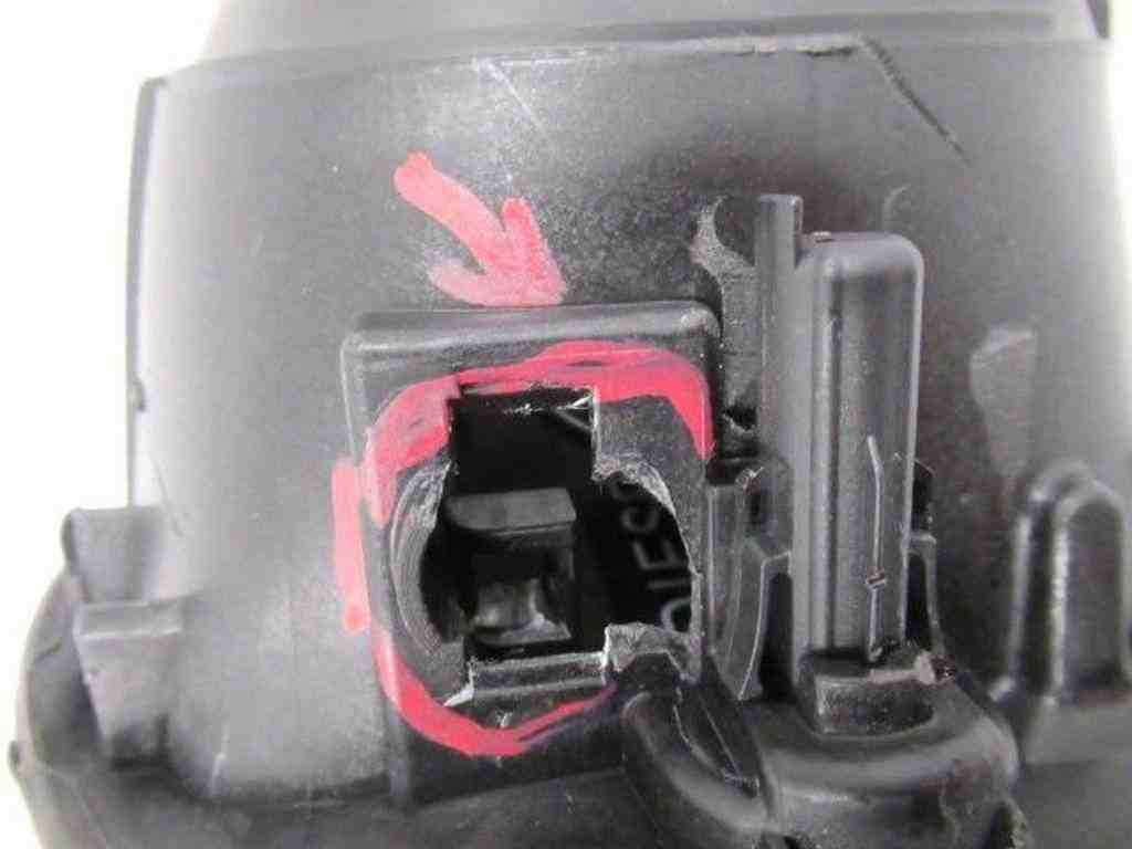 HYUNDAI i30 GD (2 generation) (2012-2017) Fuel Tank Flap 32488681