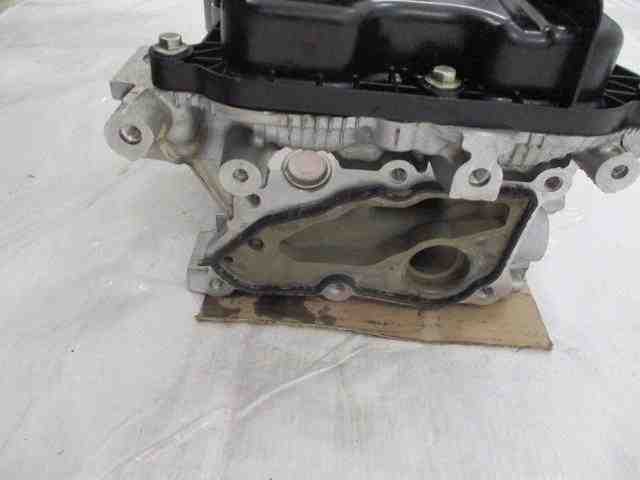 DACIA Sandero 2 generation (2013-2020) Engine Cylinder Head HR10DET 32492197