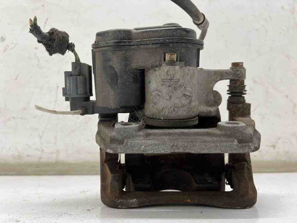 LAND ROVER Discovery Sport 1 generation (2014-2024) Rear Right Brake Caliper HPLA2K327DF 32428916