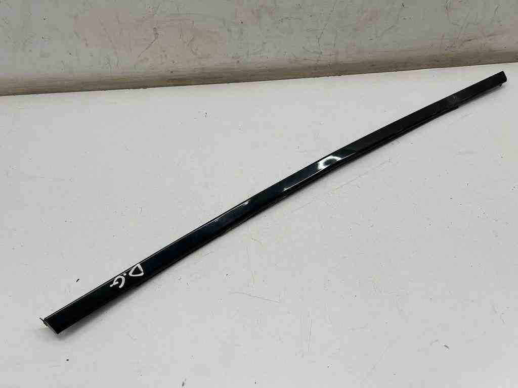 PORSCHE Macan 1 generation (2013-2023) Rear Right Door Window Molding 32471185