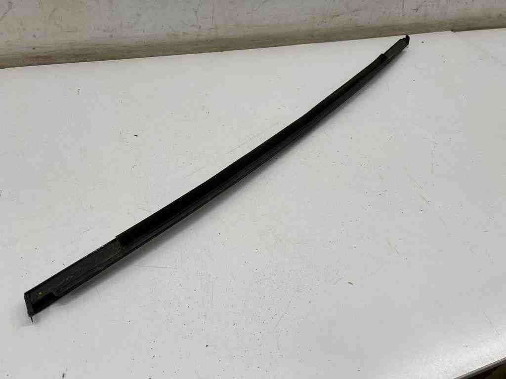 PORSCHE Macan 1 generation (2013-2023) Rear Right Door Window Molding 32471185