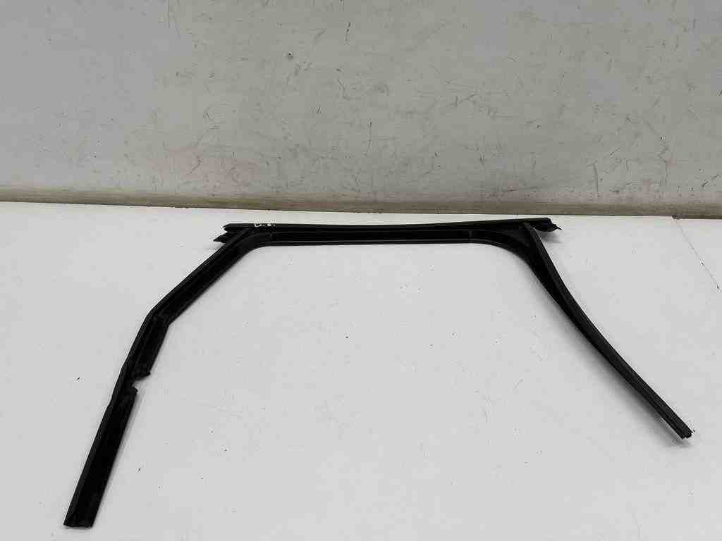 PORSCHE Macan 1 generation (2013-2023) Rear Right Door Window Molding 32471322