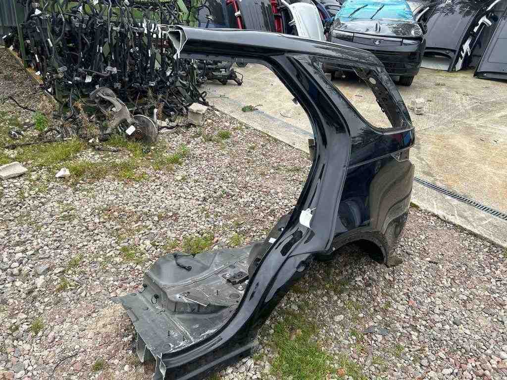 LAND ROVER Discovery Sport 1 generation (2014-2024) Четверть задняя левая 32473751