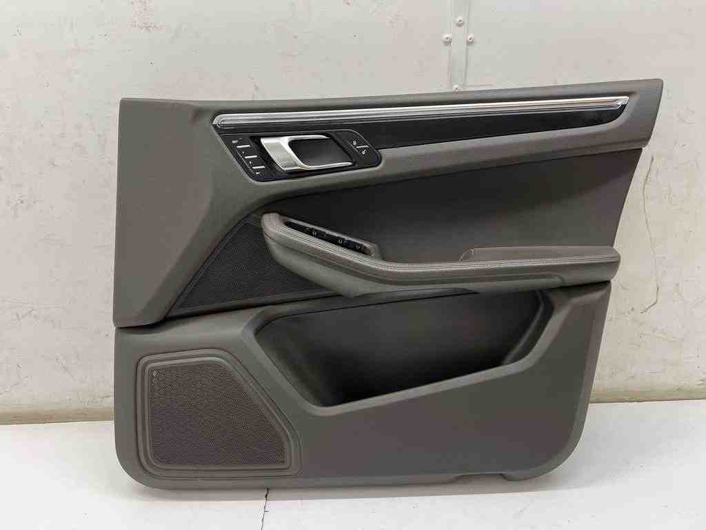 PORSCHE Macan 1 generation (2013-2023) Priekšējo labo durvju panelis 32478547