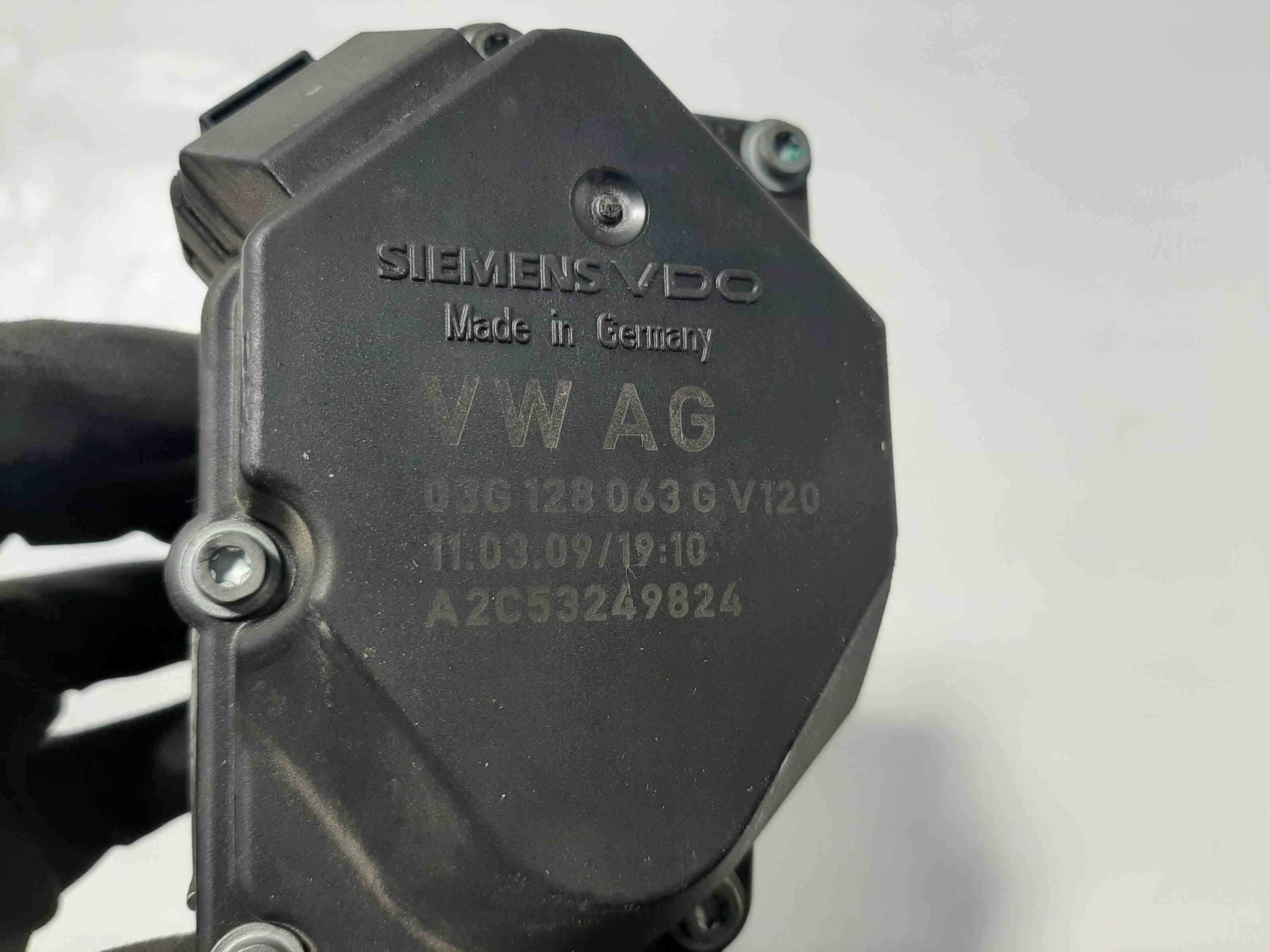 SKODA Fabia 2 generation  (2010-2014) Дроссельная заслонка 03G128063G 32393691