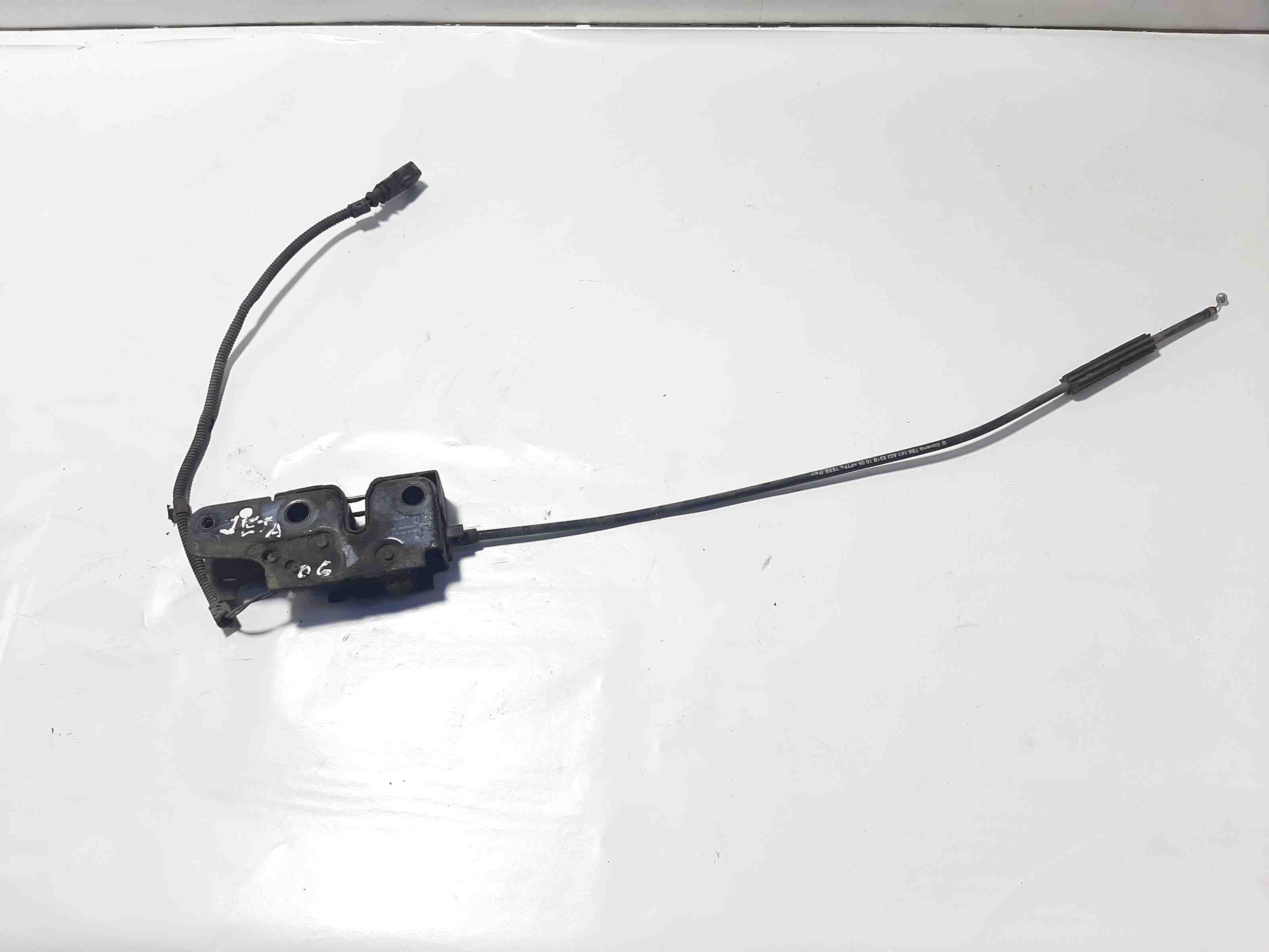 VOLKSWAGEN Jetta 3 generation (1992-1998) Motora pārsega slēdzene 1K1823509E,1K1823531B 32395159