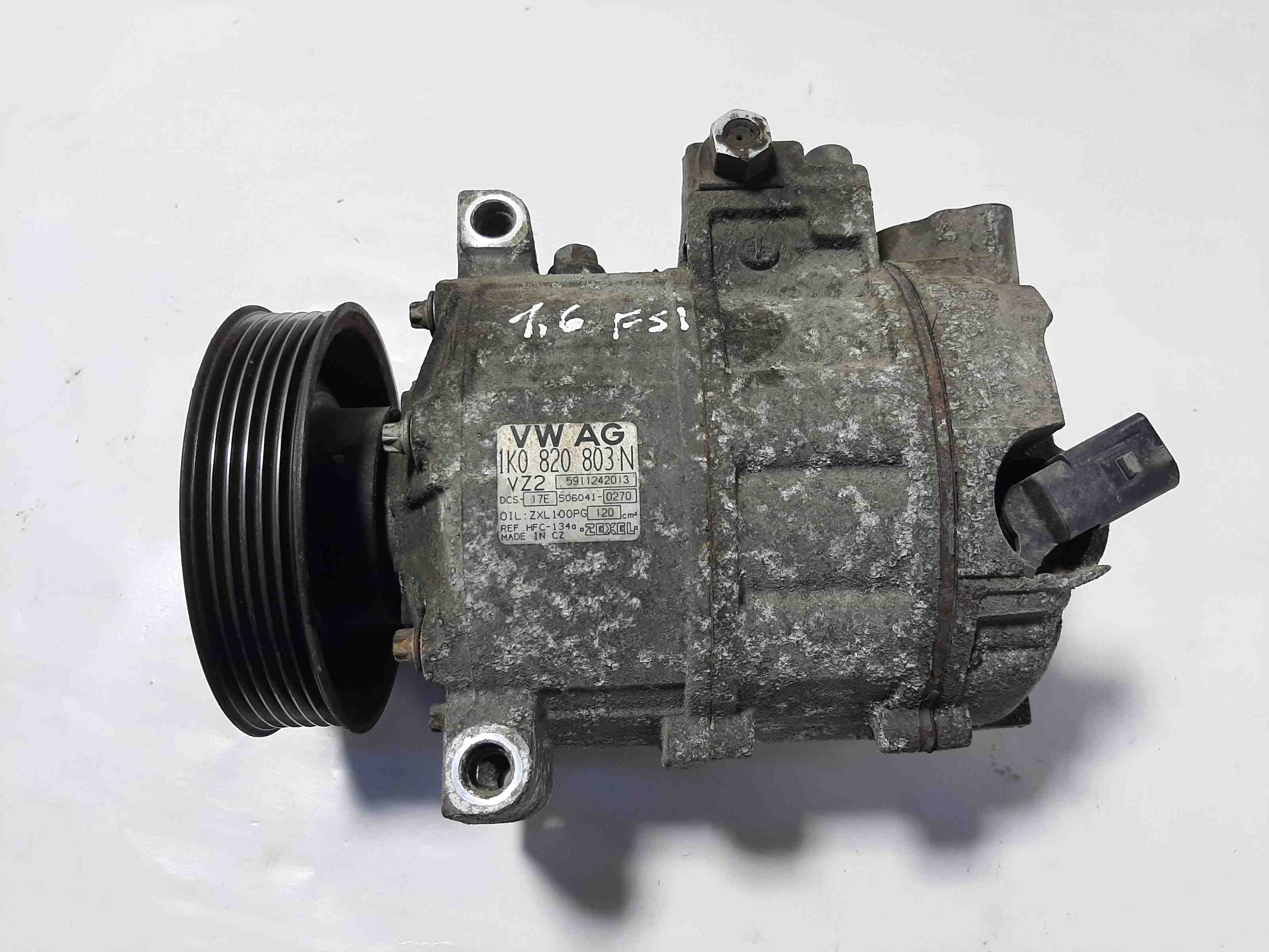 VOLKSWAGEN Jetta 3 generation (1992-1998) Hасос кондиционера 1K0820803N 32397205