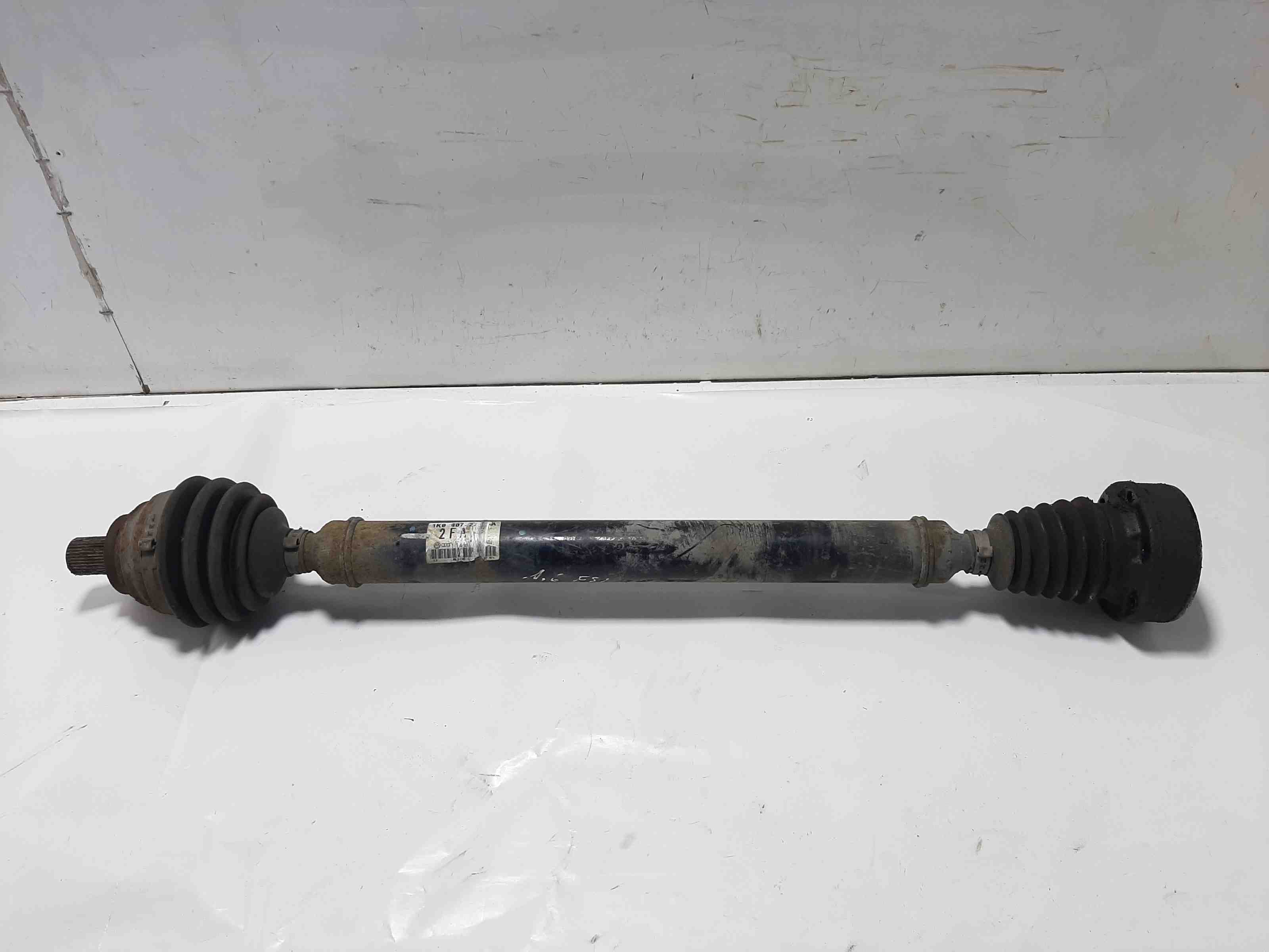 VOLKSWAGEN Jetta 3 generation (1992-1998) Полуось передняя правая 1K0407272 32397208