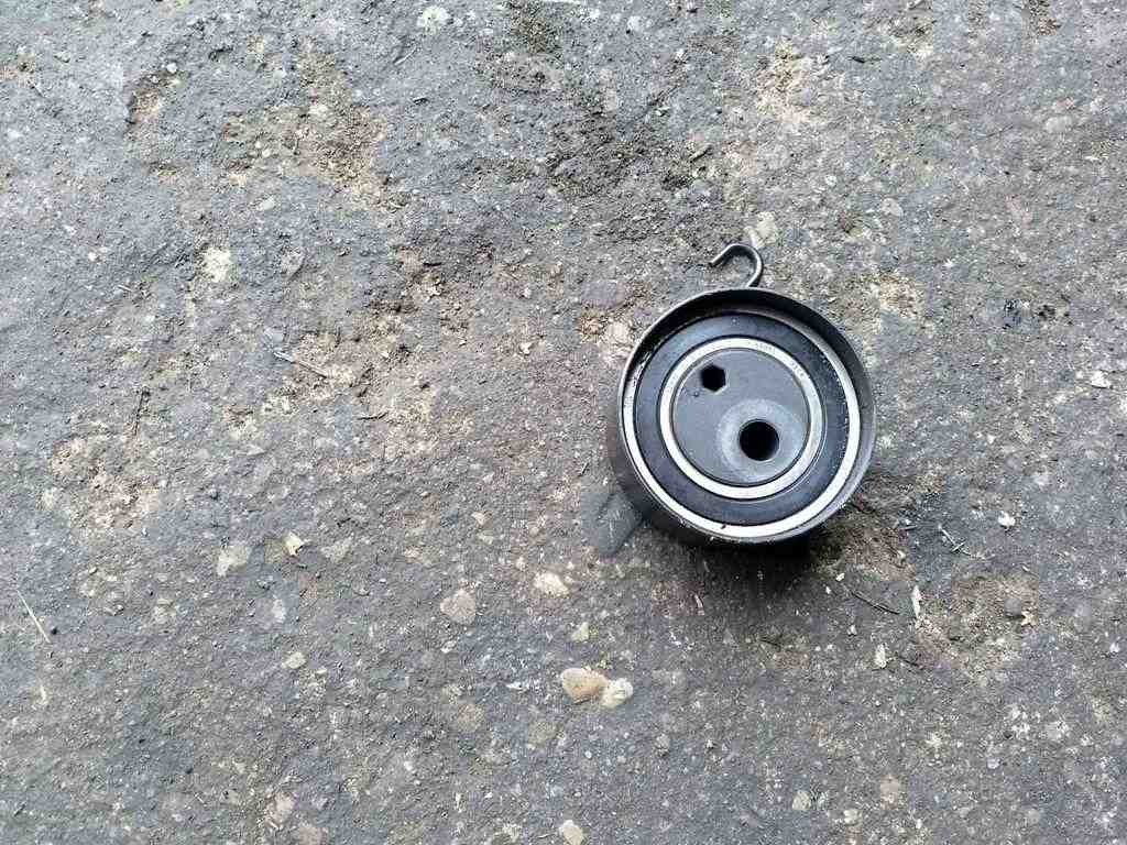 OPEL Zafira C (2012-2016) Timing belt tensioner 32509235