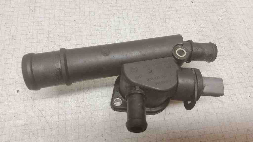 VOLKSWAGEN Passat B7 (2010-2015) Coolant Hose Pipe 32519040