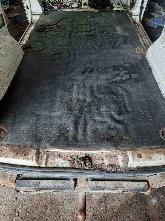 VOLKSWAGEN Transporter T5 (2003-2015) Ковер багажникa 32525785