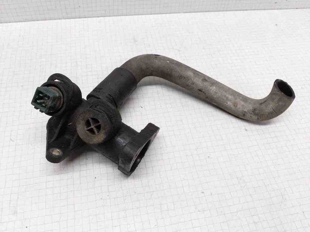 AUDI A4 B5/8D (1994-2001) Coolant Hose Pipe 32526595