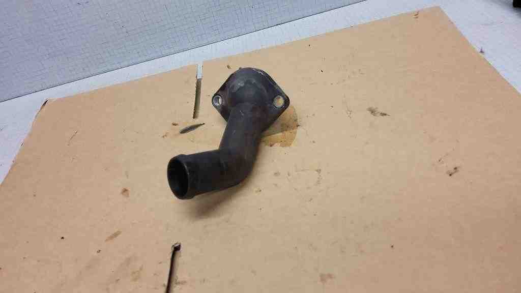 VOLKSWAGEN Transporter T5 (2003-2015) Coolant Hose Pipe 32532273