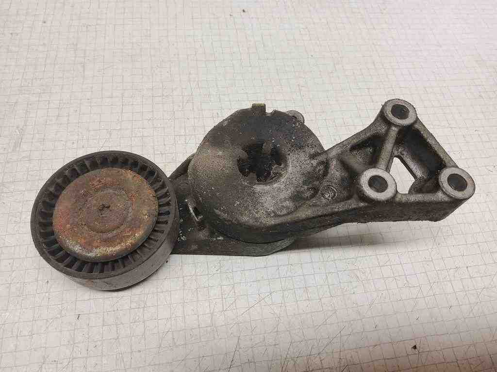 VOLKSWAGEN Bora 1 generation (1998-2005) Belt Tensioner 32538753