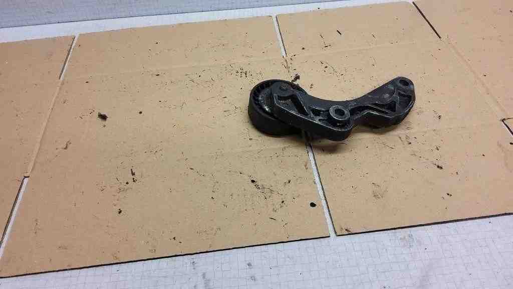 BMW 3 Series E46 (1997-2006) Tensioner alternator belt 11262248561 32539937