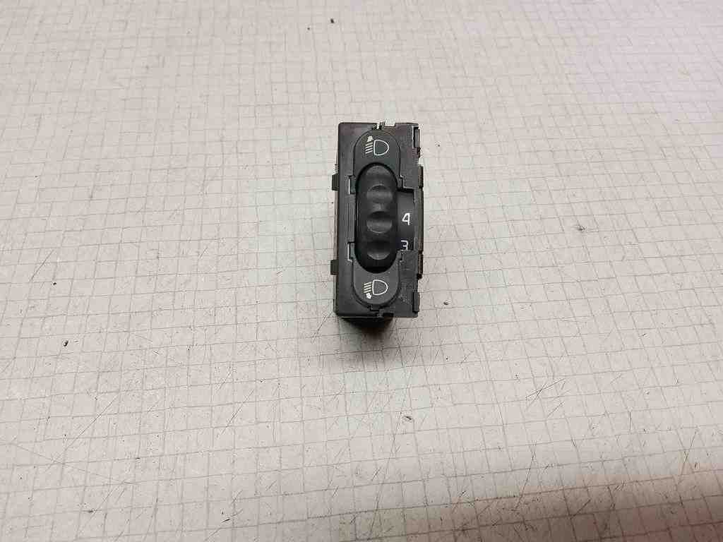 RENAULT Megane 1 generation (1995-2003) Headlight height adjustment switch 7700841235 32540159