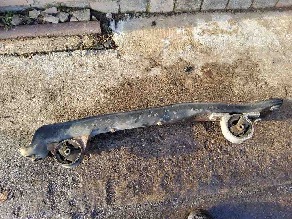 NISSAN Almera N16 (2000-2006) Predná výstužná tyč 32542579